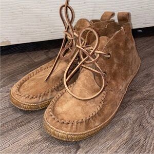 UGG  Brown Suede Chukka Boots